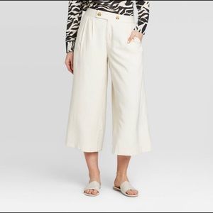 NWOT High-Rise Wide Leg Front Pleat Cropped Pant